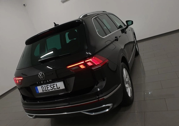 Volkswagen Tiguan cena 124999 przebieg: 126000, rok produkcji 2022 z Debrzno małe 781